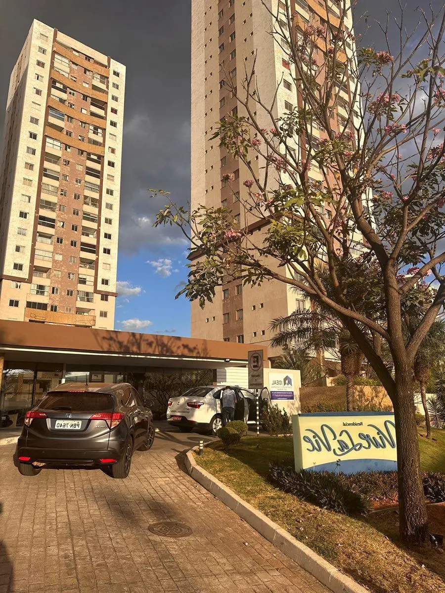 Armários em todos os quartos, banheiros e cozinha. Rack para TV e escrivaninha. ...