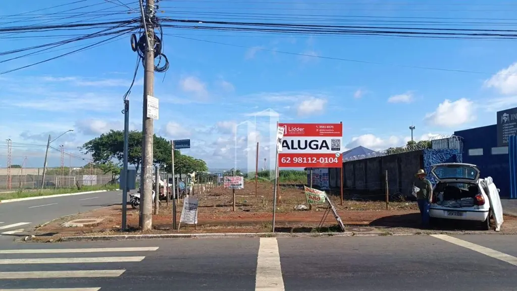 Seu próximo grande negócio começa aqui! Lote comercial de esquina com 880 m² no ...