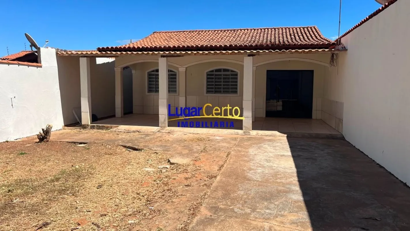 CHEGOU A GRANDE OPORTUNIDADE!!!LINDA CASA NO SETOR TRADICIONAL, AVENIDA INDEPEND...