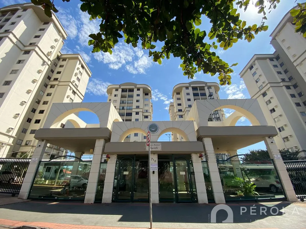 Apartamento com dois quartos, sala para dois ambientes, sacada, banheiro social,...