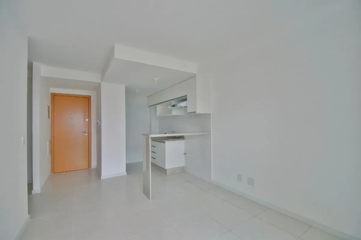 Kit de 42 m2, com varanda gourmet na Rua 25 Sul de Aguas Claras - Ed. Piazza Pra...