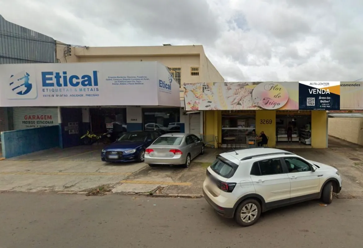 Ãrea de 848 mÂ² Ã  venda no Setor Coimbra prÃ³ximo do Hiper Moreira.Excelente i...