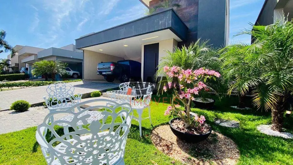 LINDO Sobrado em condomínio fechado. Fachada Imponente, com área privativa de 28...
