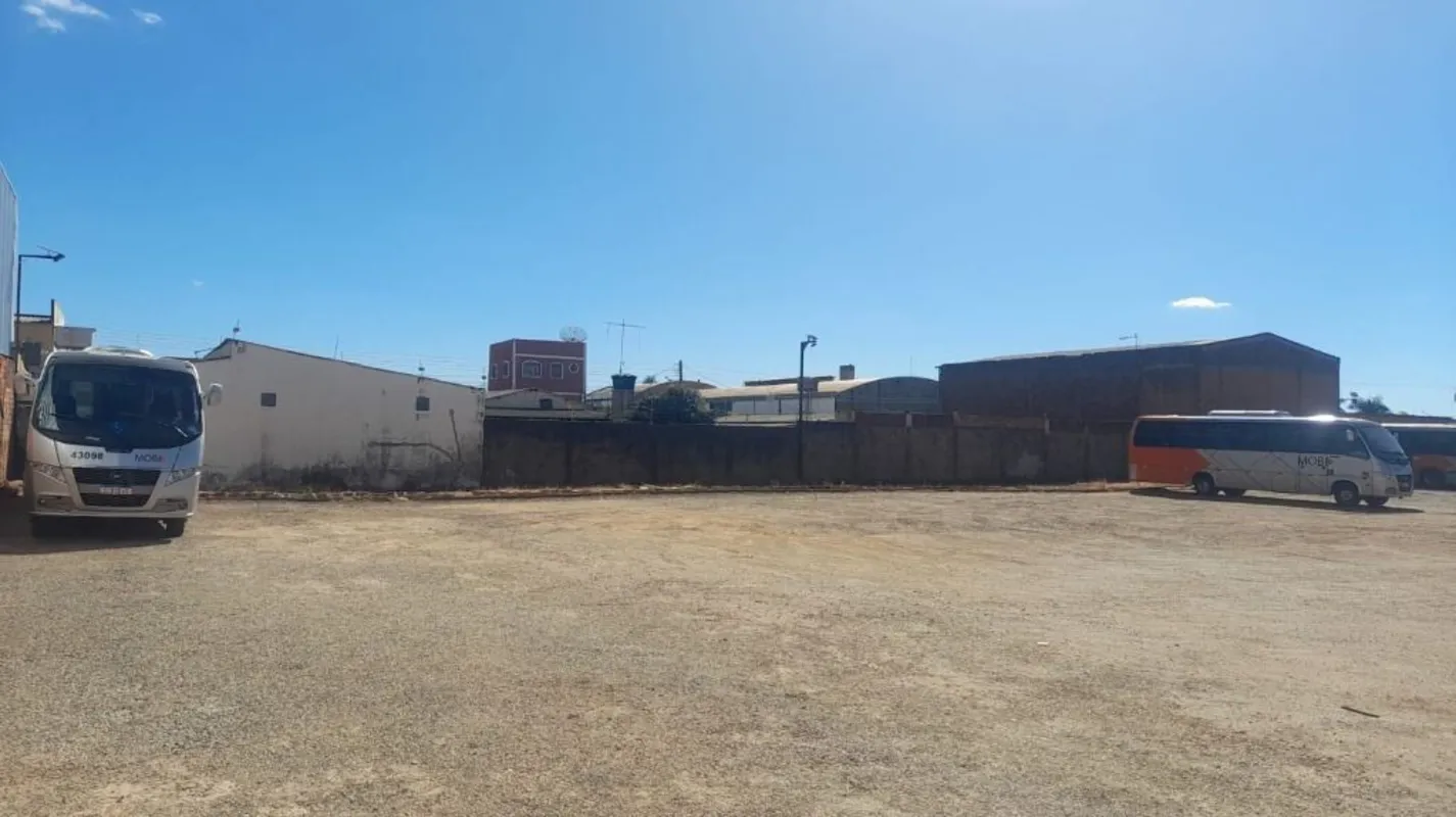 Ãrea composta por 05 lotes de 360 mÂ² cada, formando uma Ã¡rea com total de 1.8...