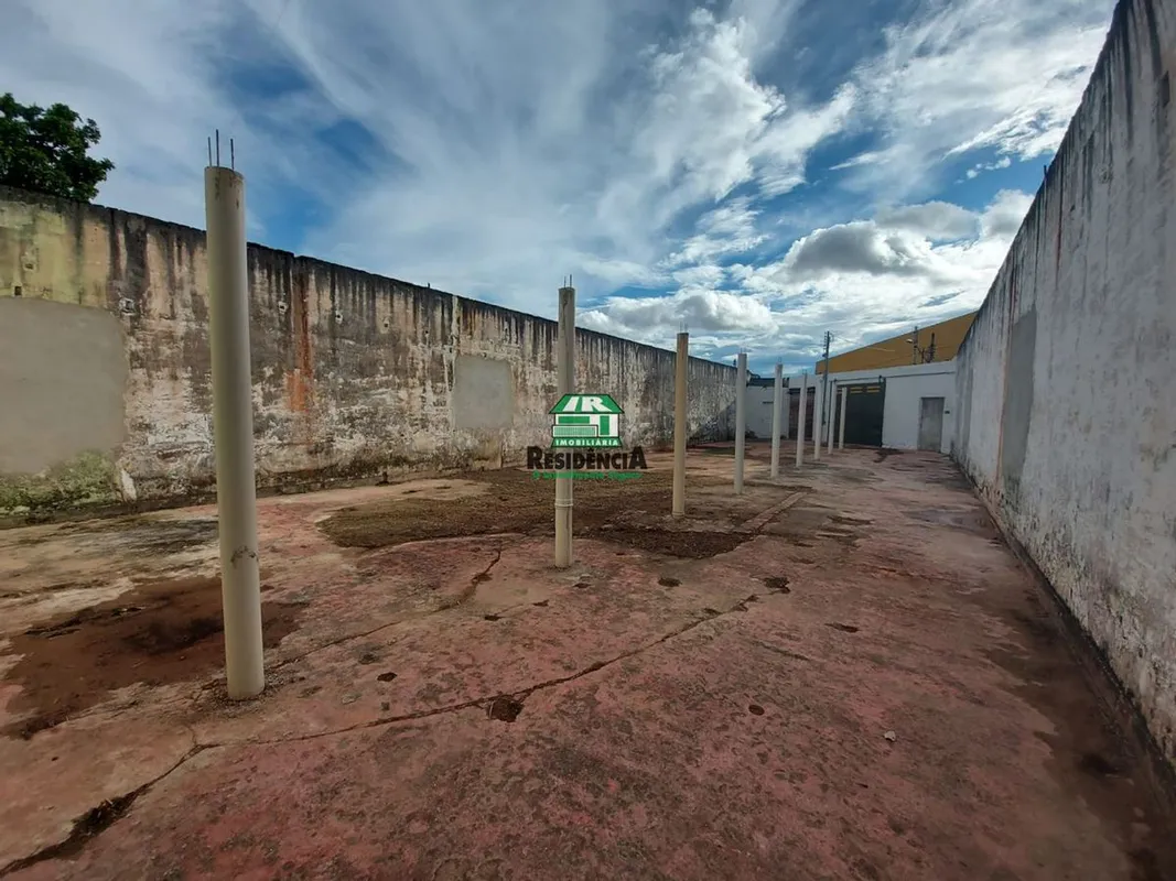 Terreno com 220 mt² todo murado.Próximo a Avenida Pedro Ludovico. 29/08/23