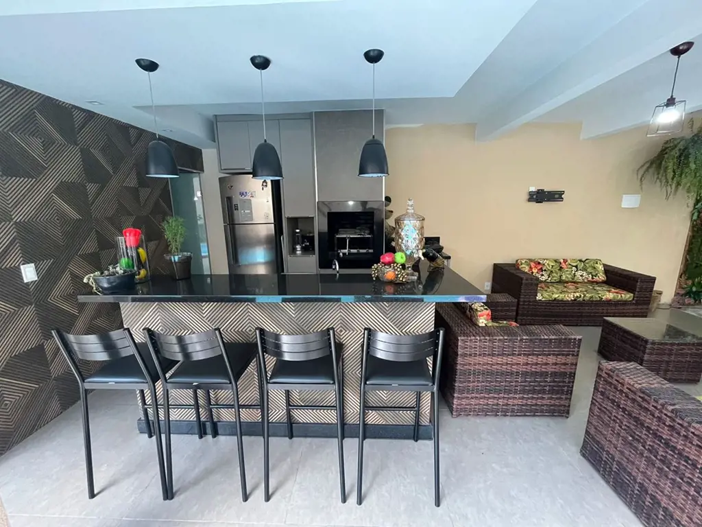 *VENDO CASA NA QNG 05*Casa Espetacular!*Sobrado 5Qts**Lote 330m2*3 suítes 5 banh...