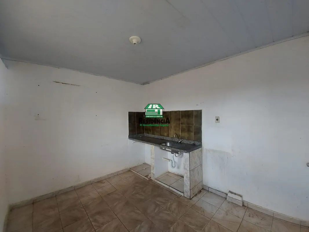 Casa residencial contendo: Sala, copa, 02 quartos, banheiro social, cozinha,área...