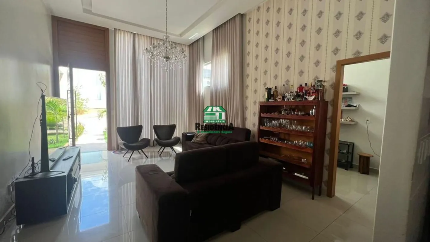 -Lote: 420 mts-Frente e fundo: 14 mts-Laterais: 30 mts de cada lado-Área da casa...