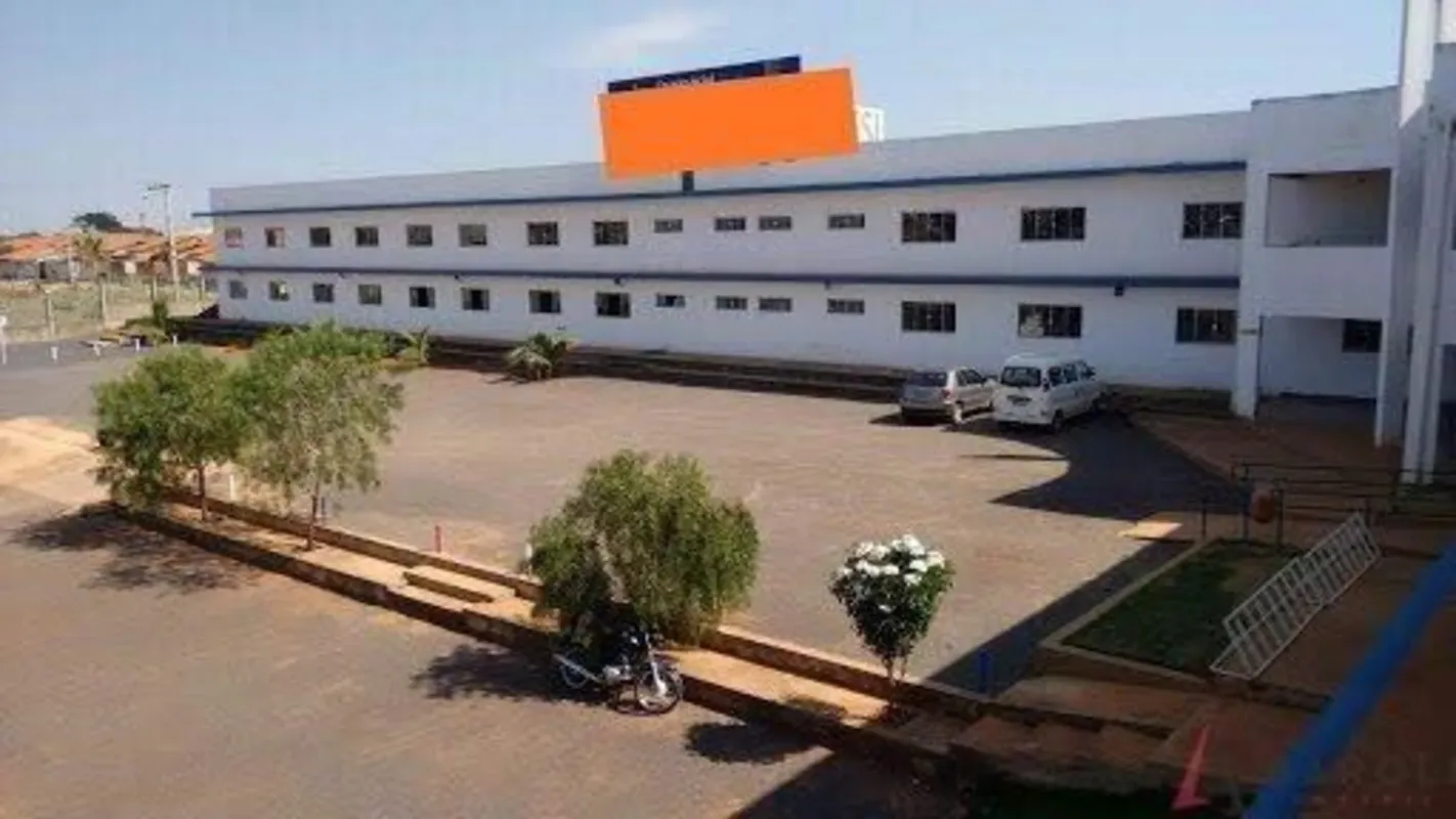 BAROLI IMÓVEIS ALUGA PRÉDIO COMERCIAL DE 3.000M² EM TERRENO DE 6.200M² NO PARQUE...