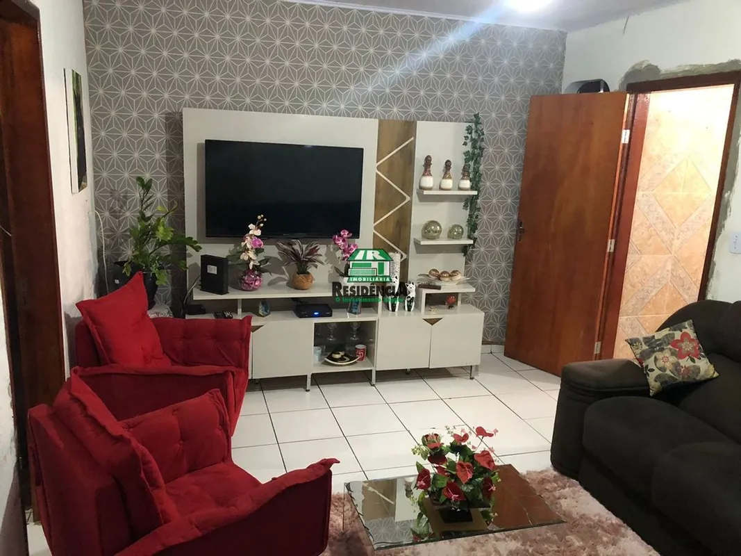 São três imóveis à venda, totalizando:-6 quartos-2 suítes-1 banheiro social -3 s...