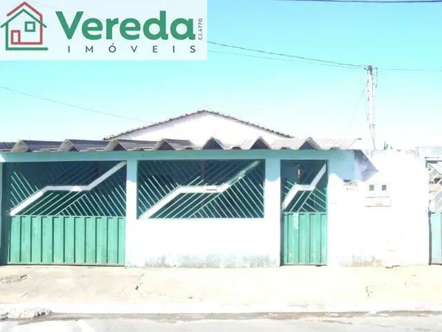 Casa e Barracão Residenciais - Setor Rio Branco, Goiânia - GO. Lote com área tot...