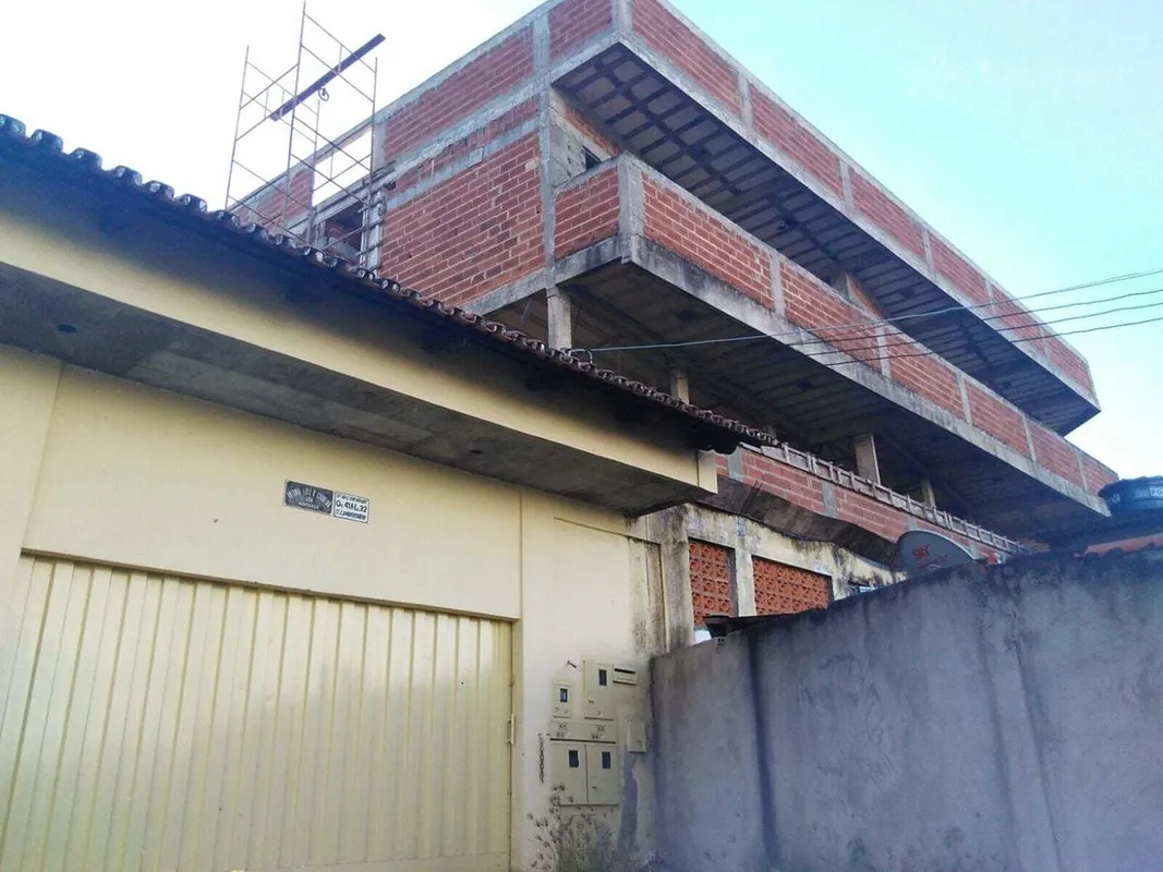 PRÉDIO À VENDA COM ÁREA TOTAL DE 604,80m² E POSSIBILIDADE DE TRANSFORMAÇÃO, COM ...