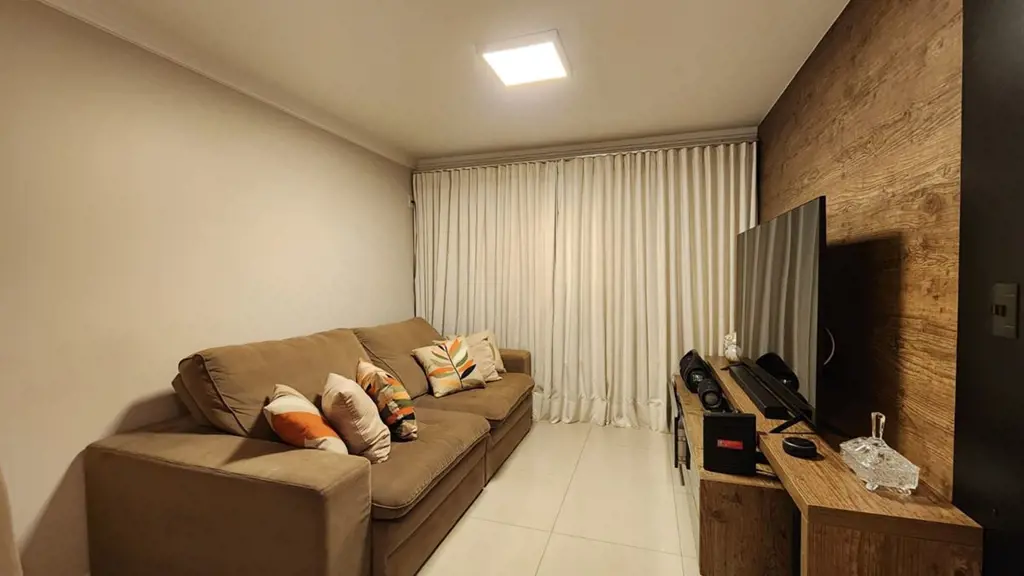 Excelente oportunidade: 3 quartos sendo 1 suíte, com armários planejados. Banhei...