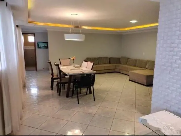 Casa Maravilhosa c 6 Quartos em Arniqueira. Lote 800 mts. A.Lazer, Piscina, Chur...