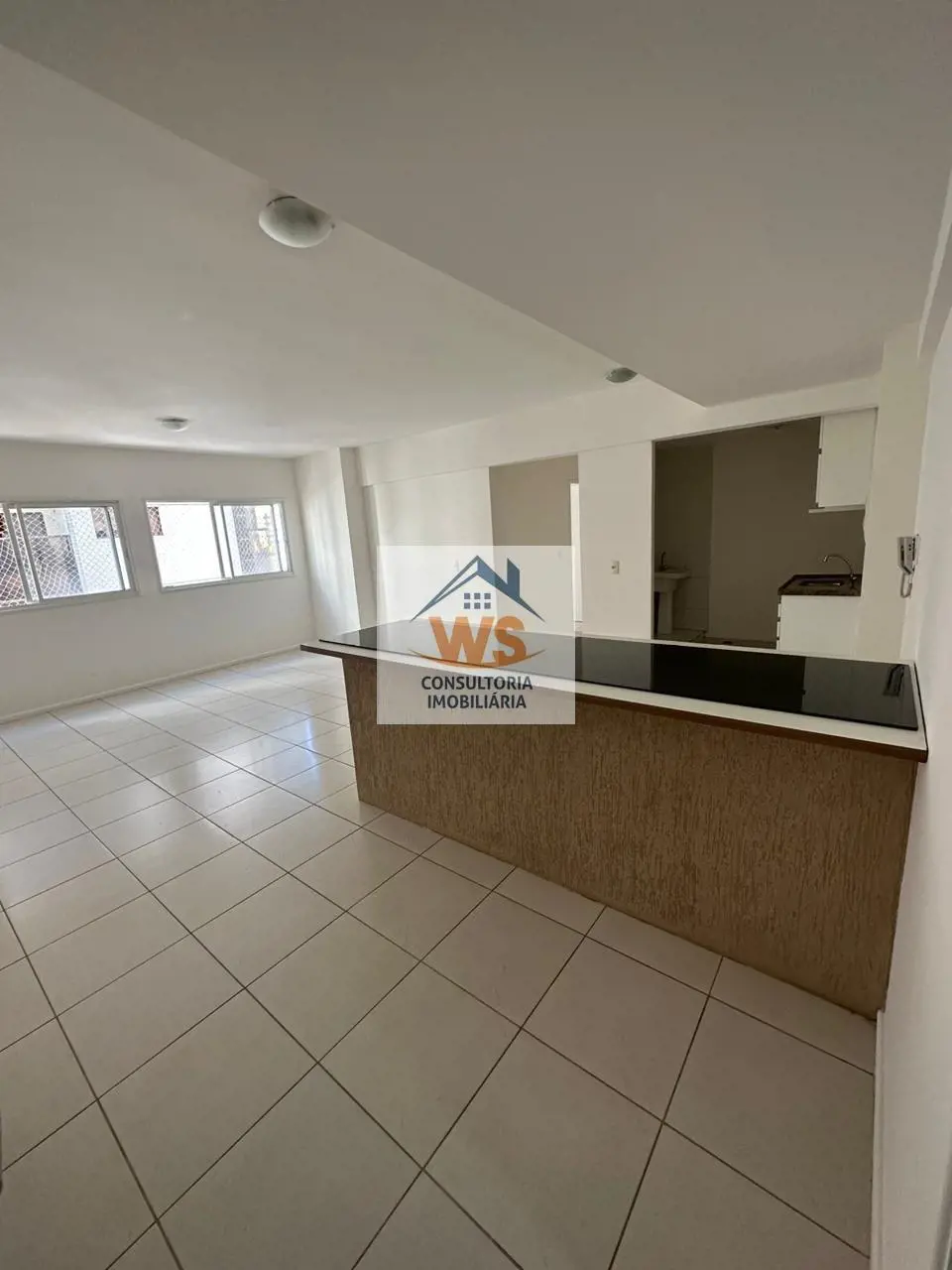 02 quartos, 01 suiteSala e cozinha em conceito aberto com bastante luz naturalIl...