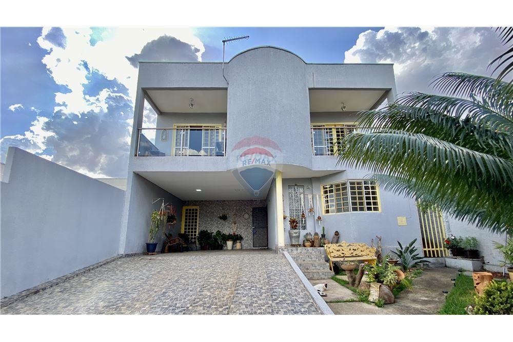 Casa à venda com 4 quartos no Guara II, Guará - R$ 780.000,00, 227,00 ...