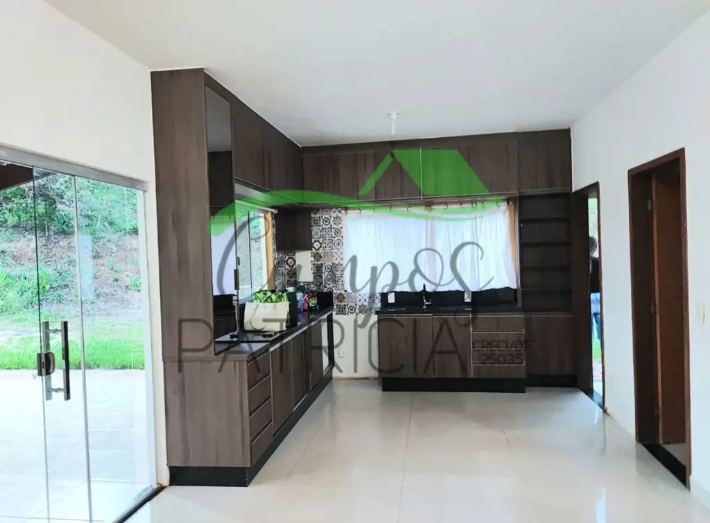 Especialista em Solar da SerraExcelente casa composta por:2 suítes,lavabo,cozinh...
