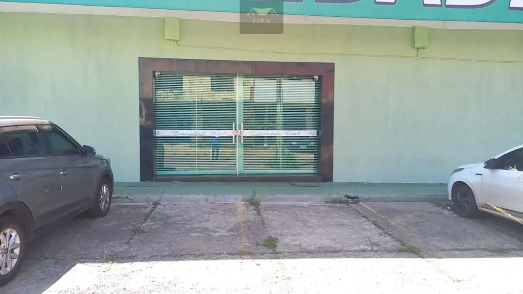 A loja pode ser construído mais três pavimentos, sendo duas lojas de 200 metros ...