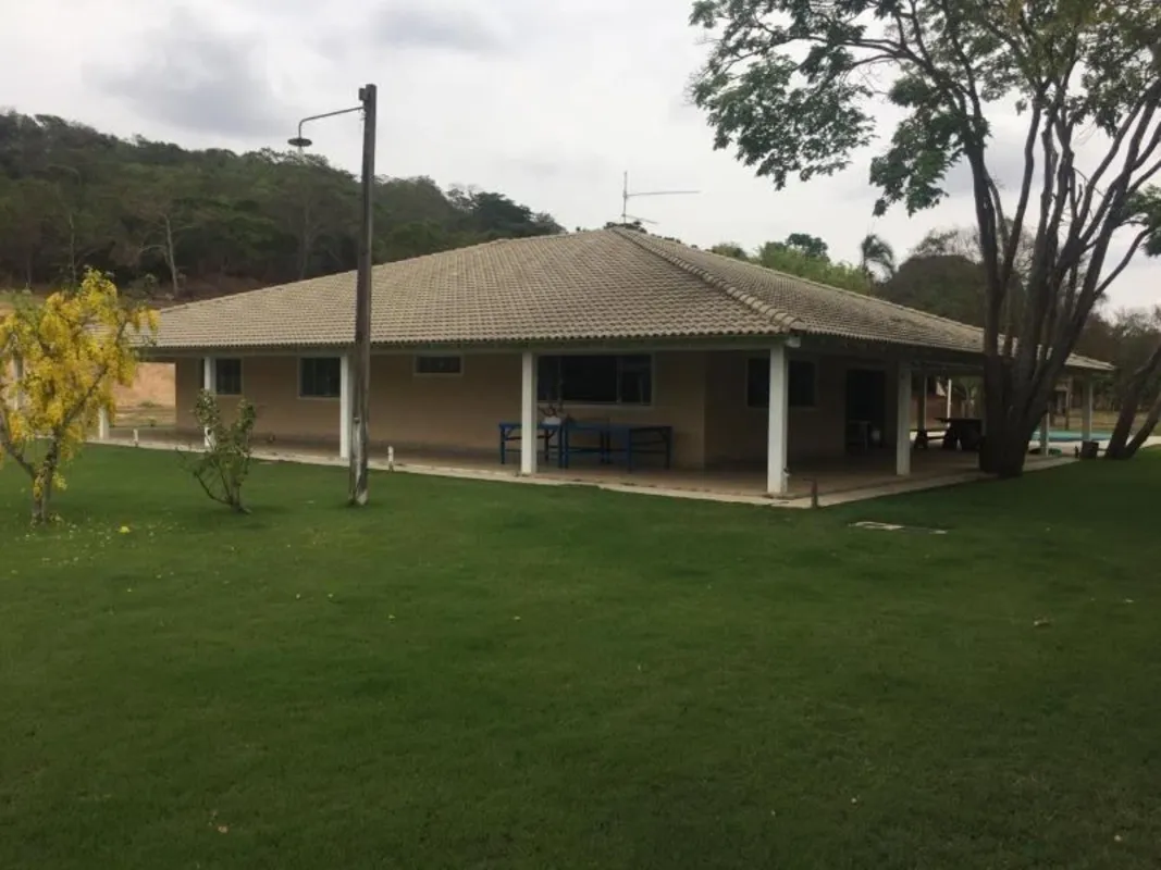 OPORTUNIDADE ÚNICA!Imobiliária Real Business vende uma fazenda situada na região...