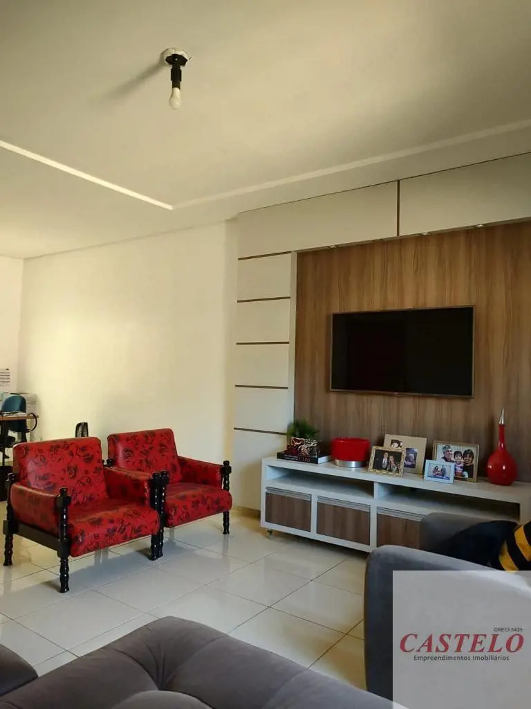 Terreno com 297,97 m²Área construída de 170 m²Casa contendo, 3 quartos sendo 1 s...