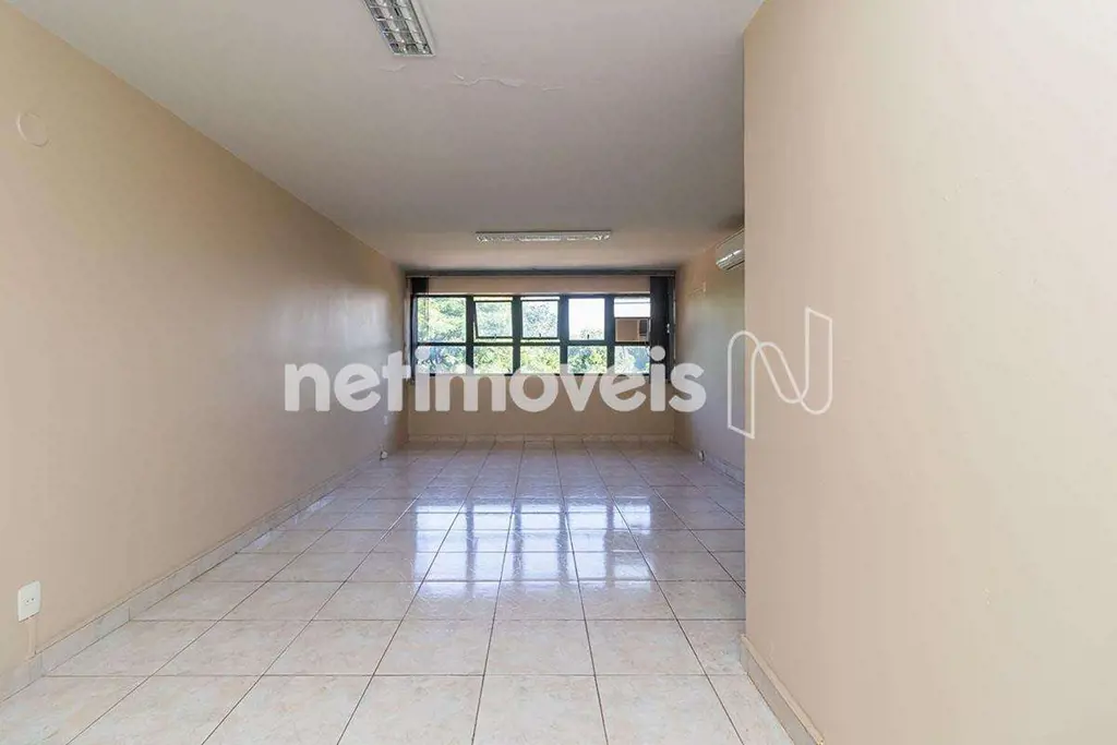 Sala comercial - Centro Empresarial Asa SulApresentamos esta sala comercial pens...