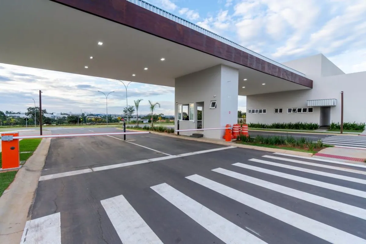 O Parqville Jacarandá está na região central, com alto potencial de desenvolvime...