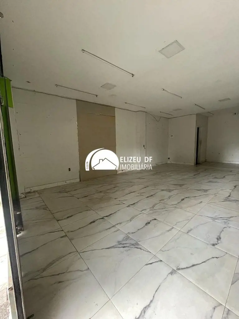 EXCELENTE LOJA NA QE 04 COMPOSTA POR;- LOJA AMPLA COMERCIAL;- 2 BANHEIROS;-SALA ...