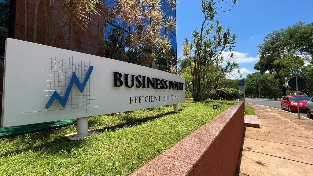 Sala Comercial em Localização Privilegiada no Ed. Business Point - Asa sul, Bras...