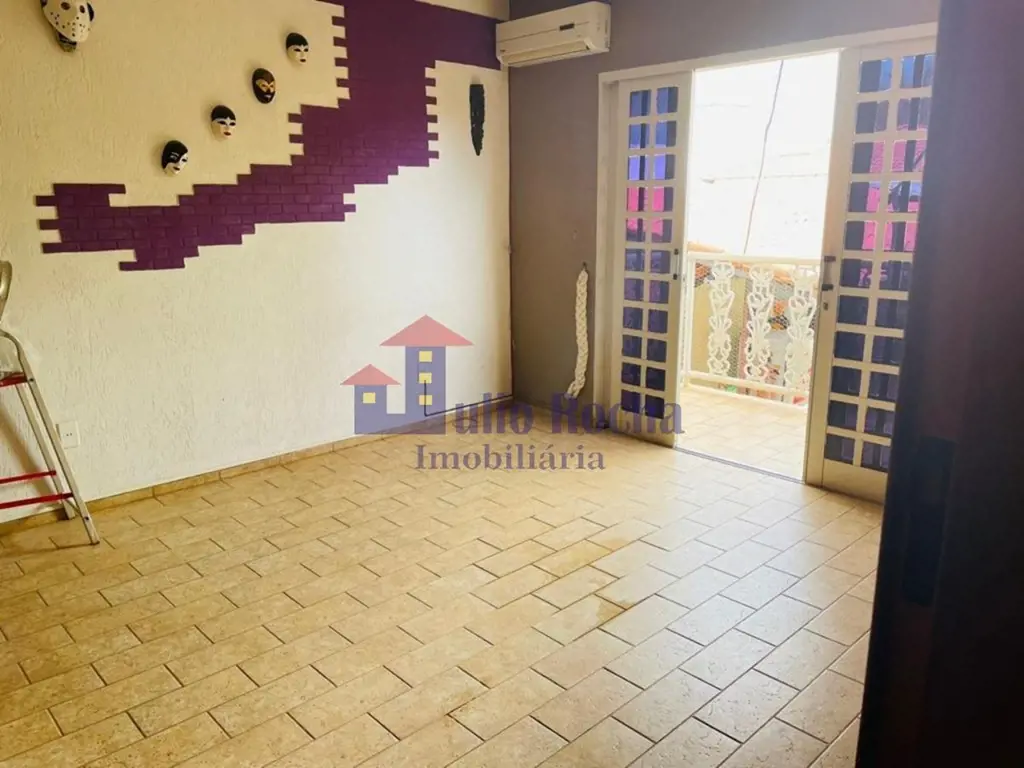 JULIO ROCHA IMOBILIÁRIA VENDE!ÓTIMA CASA DE DOIS PAVIMENTOS COM APROXIMADAMENTE ...