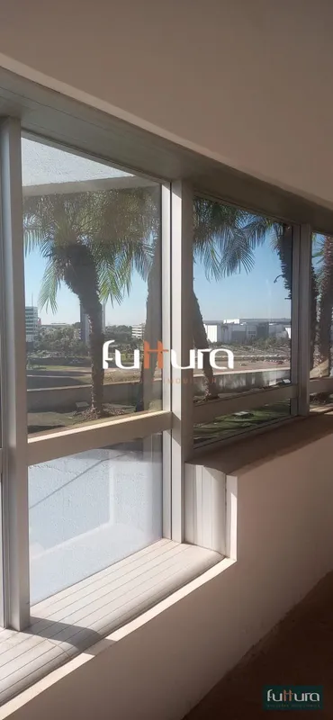 OPORTUNIDADE ÚNICA:ANDAR ALTO, VISTA PARA O NASCENTE, VISTA LIVRE. São 2 salas c...