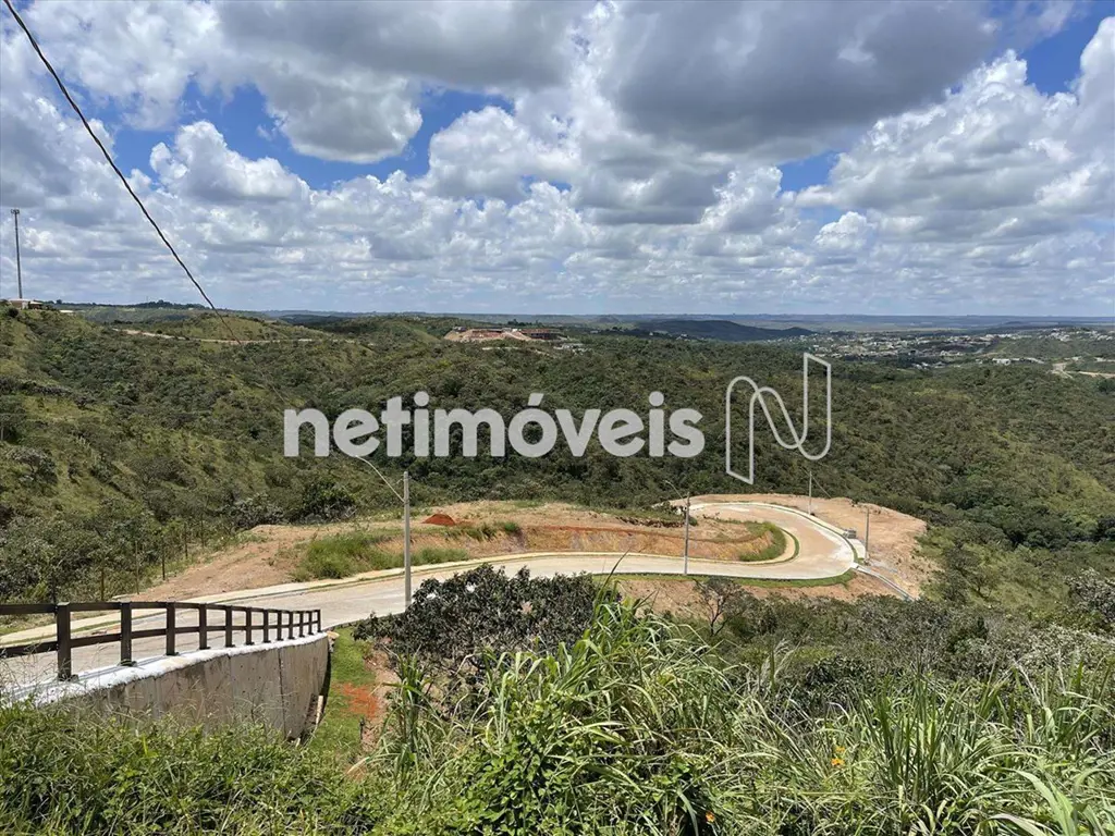 Condomínio fechado, Mansões Itaipu. Área totalmente urbanizada e particular. Lot...