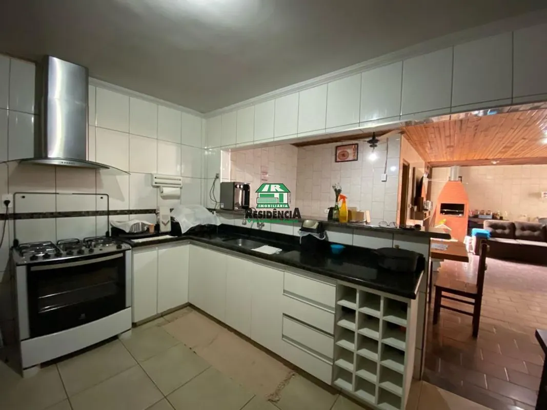 Casa residencial contendo:-3 quartos sendo 2 suítes,-Banheiro social, -Cozinha r...