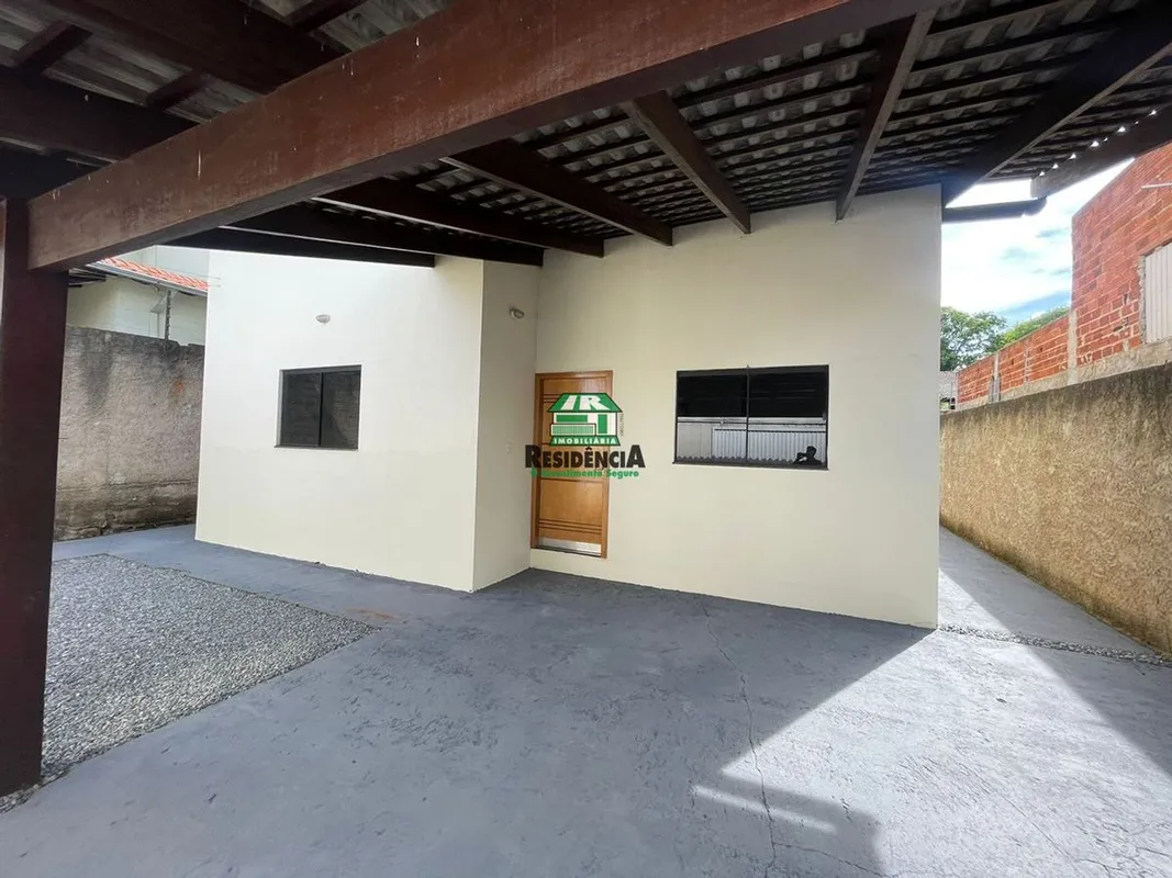 Casa bairro alphaville contendo:Lote: 300m2.Área construída: 125m2 3 quartos sen...