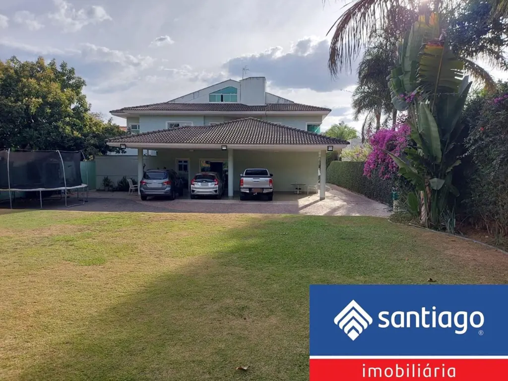 SANTIAGO IMOBILIÁRIA VENDE CASA NA Qi 28 LAGO SUL Belíssimo sobrado no SHIS Qi 2...