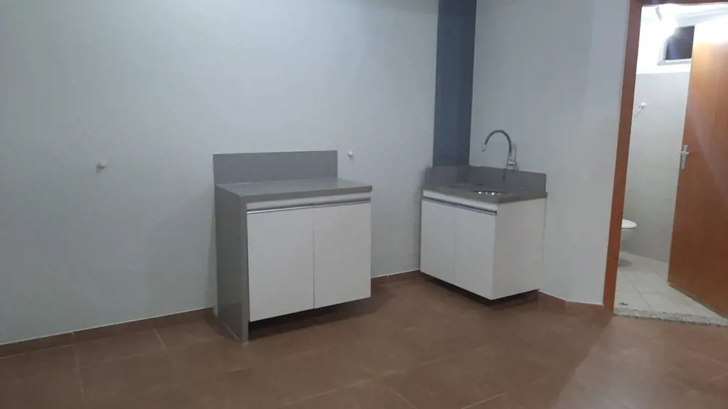 EXCENTE SALA COMERCIAL NA PRAÇA DO DI , PRÓXIMO AO CARTÓRIO E BANCOS !VENHA CONF...
