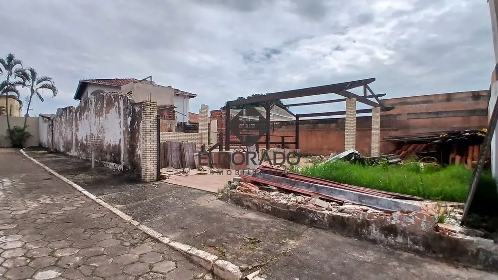 Descubra um excelente lote residencial à venda no Condomínio Portal do Lago Sul,...