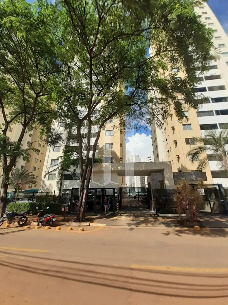 Excelente Apartamento para Locação de 2/4 perto do Shopping Plaza D'oro | Res. E...