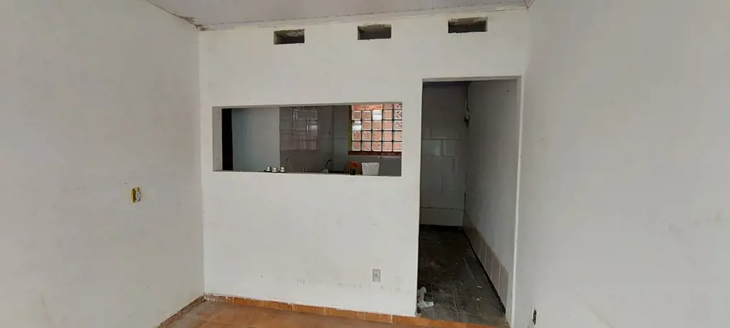 Casa de Fundos, 2 Quarto, Sala, Cozinha e Banheiro. Entrada independente, excele...
