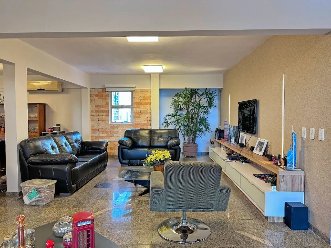 Descubra o luxo e o conforto nesta incrÃ­vel cobertura com mais de 400 mÂ²: O pr...