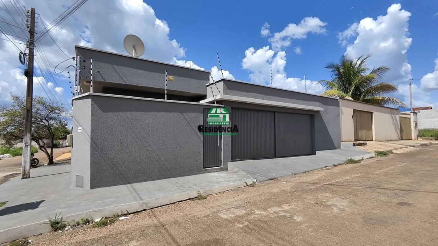 Casa residencial contendo: -3 quartos sendo um suíte, -Banheiro social e banheir...