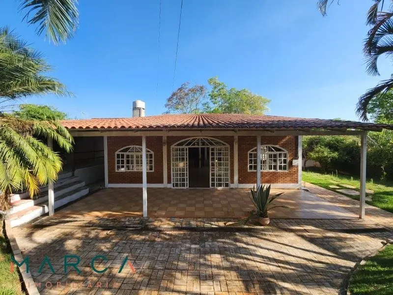 Casa no Condomínio Verde localizado no final da Estrada do Sol.3 quartos, sala g...