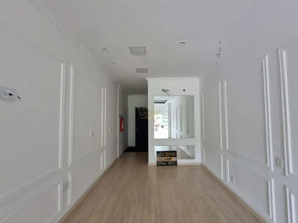 JCMAX VENDE – LOJA TÉRREA REFORMADA – CLSW 102 BLOCO A – SUDOESTEDESTAQUES:- Loj...