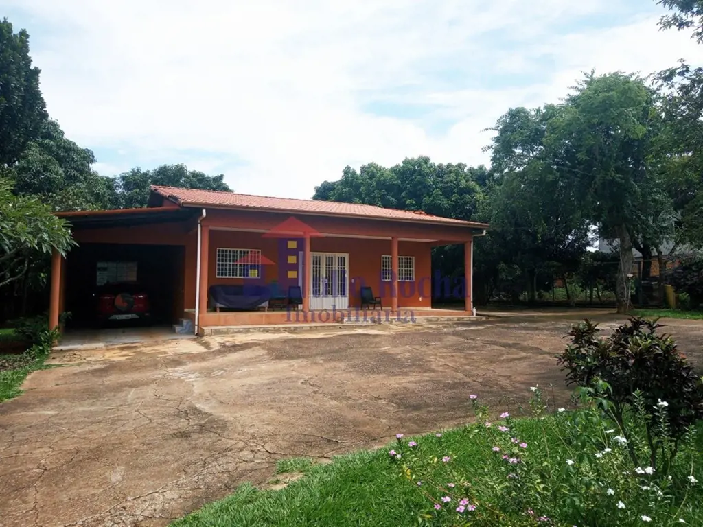 JULIO ROCHA IMOBILIÁRIA VENDE!MARAVILHOSA CHÁCARA NO SETOR DE MANSÕES DO LAGO NO...