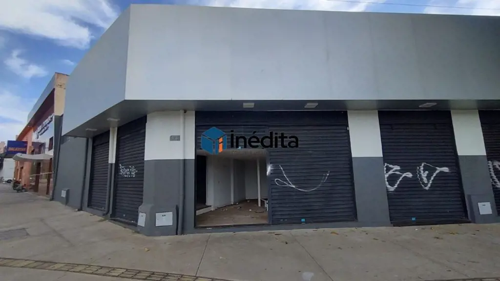 LOCALIZAÇÃO:Ótima Loja Comercial para alugar na Avenida Goiás, esquina com Aveni...