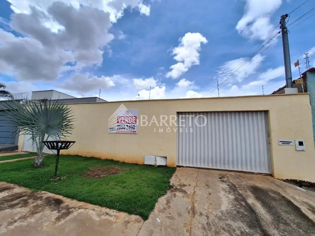 Casa 3Q, Aparecida de Goiânia, Jd. Maria Inês.Localização: Rua Ciprestes, Jd. Ma...