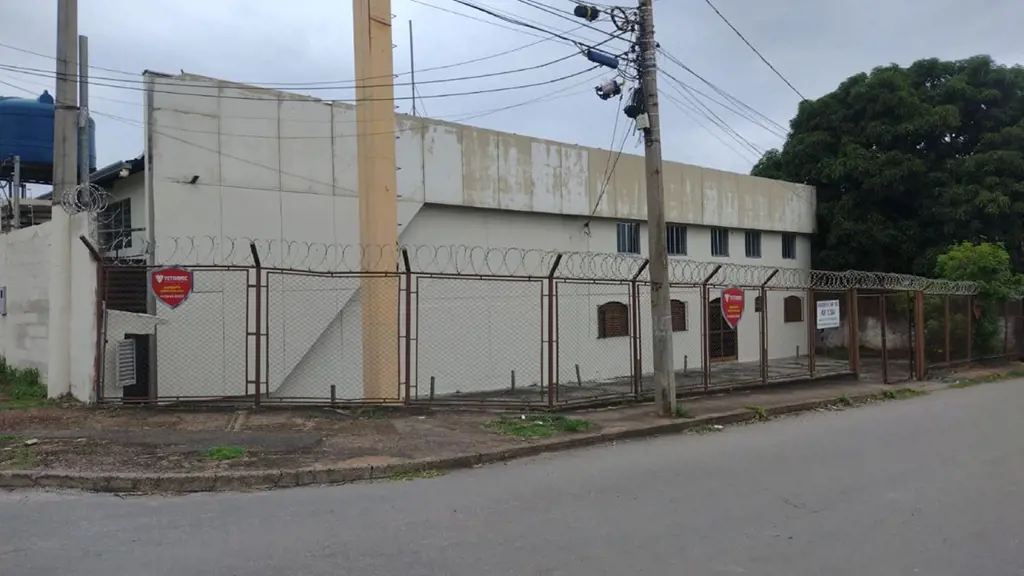 Empresário do segmento de comércio, temos o galpão ideal pra você. Com ótima loc...
