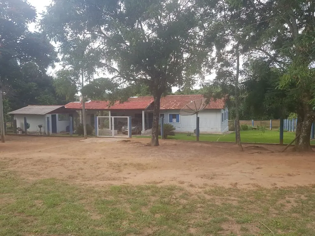 Santa Cruz De GoiásÁrea com 18 alqueires.Toda plantada em soja.Casa sede aconche...