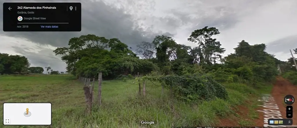 Área com 5.520,00m², sendo 35,00mts x 150,00mts, toda cercada, sem benfeitoria. ...
