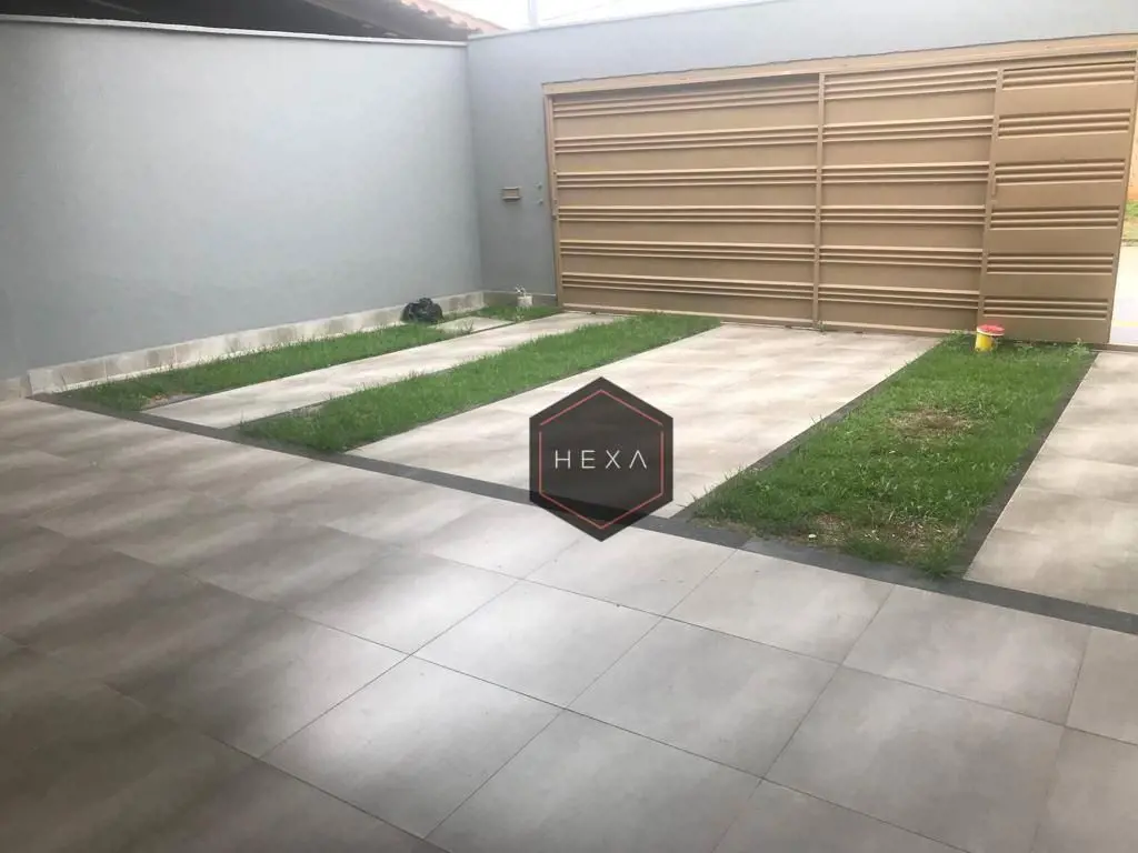 Você está convidado a conhecer esta magnífica casa no prestigiado Jardim Atlânti...