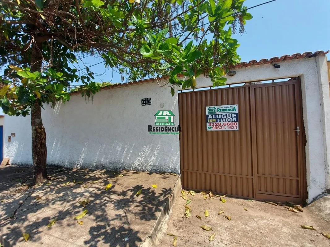Casa contendo: 02 quartos, sala de estar, banheiro social, cozinha, área de serv...